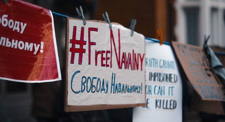 Russie : des experts de l'ONU estiment que l’opposant Navalny est en grave danger et appellent à une évacuation médicale